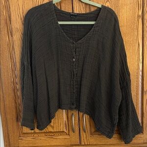 Grizas Black Button-Down Women's Top